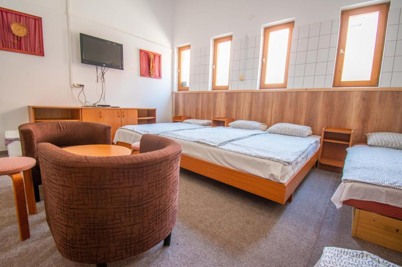 Beach Hostel Balatonboglar Апарт-отель Балатонбоглар